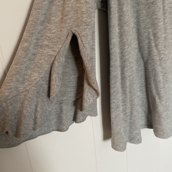 Lisa Rinna Flutter Sleeve Top Size XL - Picture 7 of 12